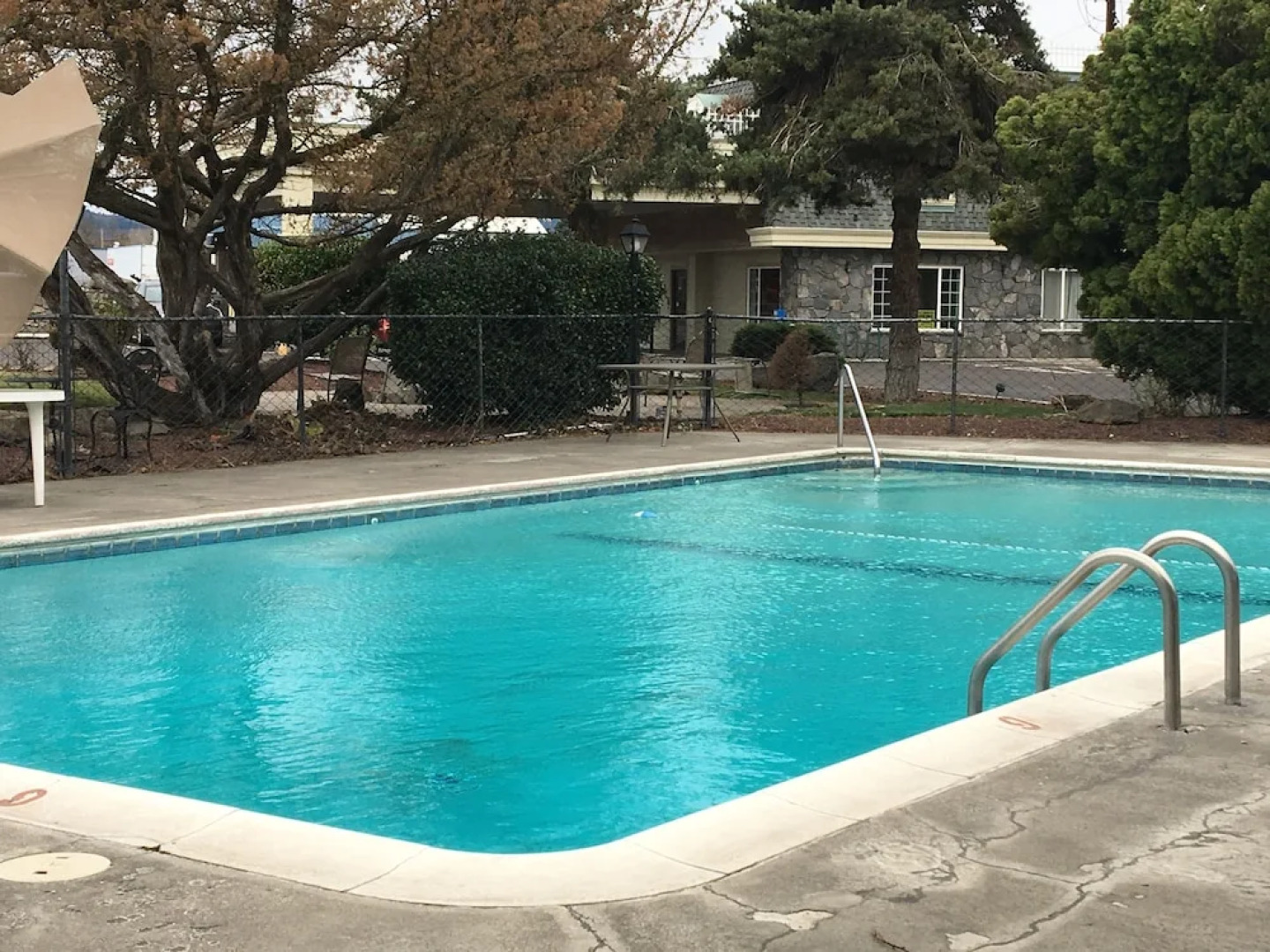 Econo Lodge Inn & Suites Central