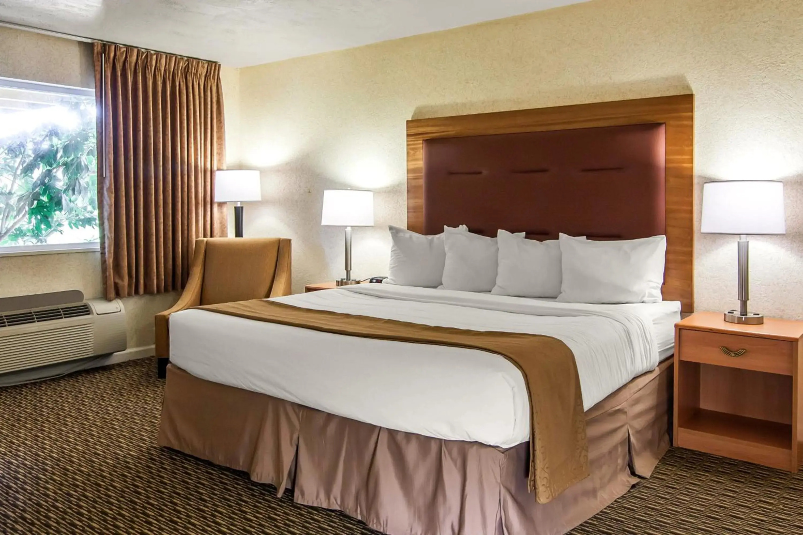 Quality Inn & Suites at Coos Bay