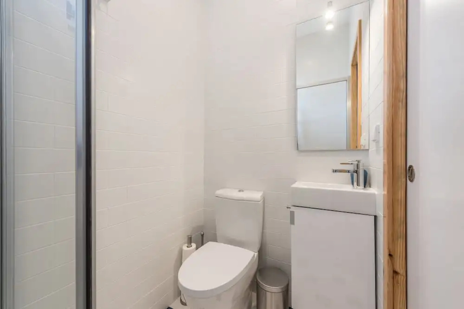 733 Costa Cabral Metro Residence