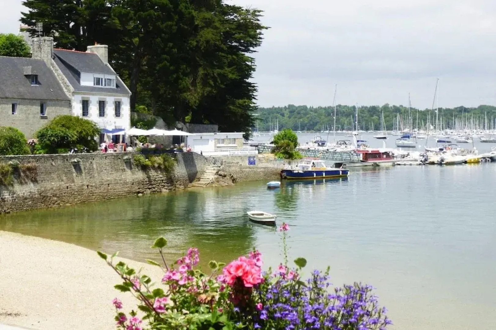 Holiday Home in Benodet Near Sandy Beach