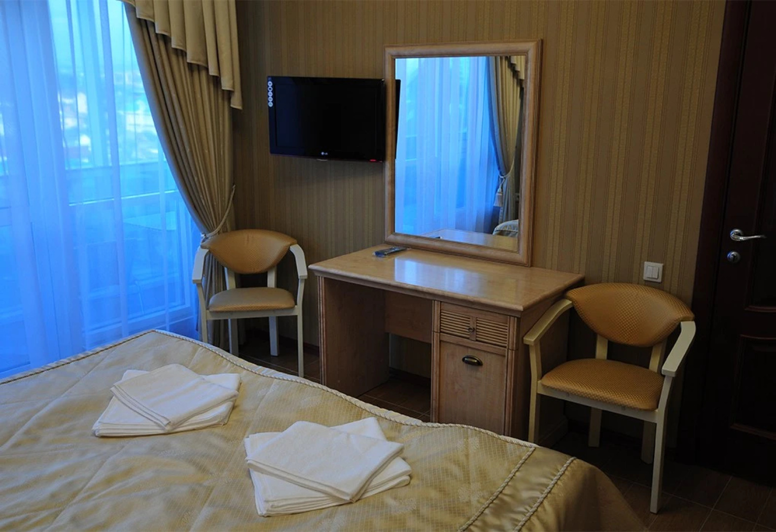 Атлант Люкс