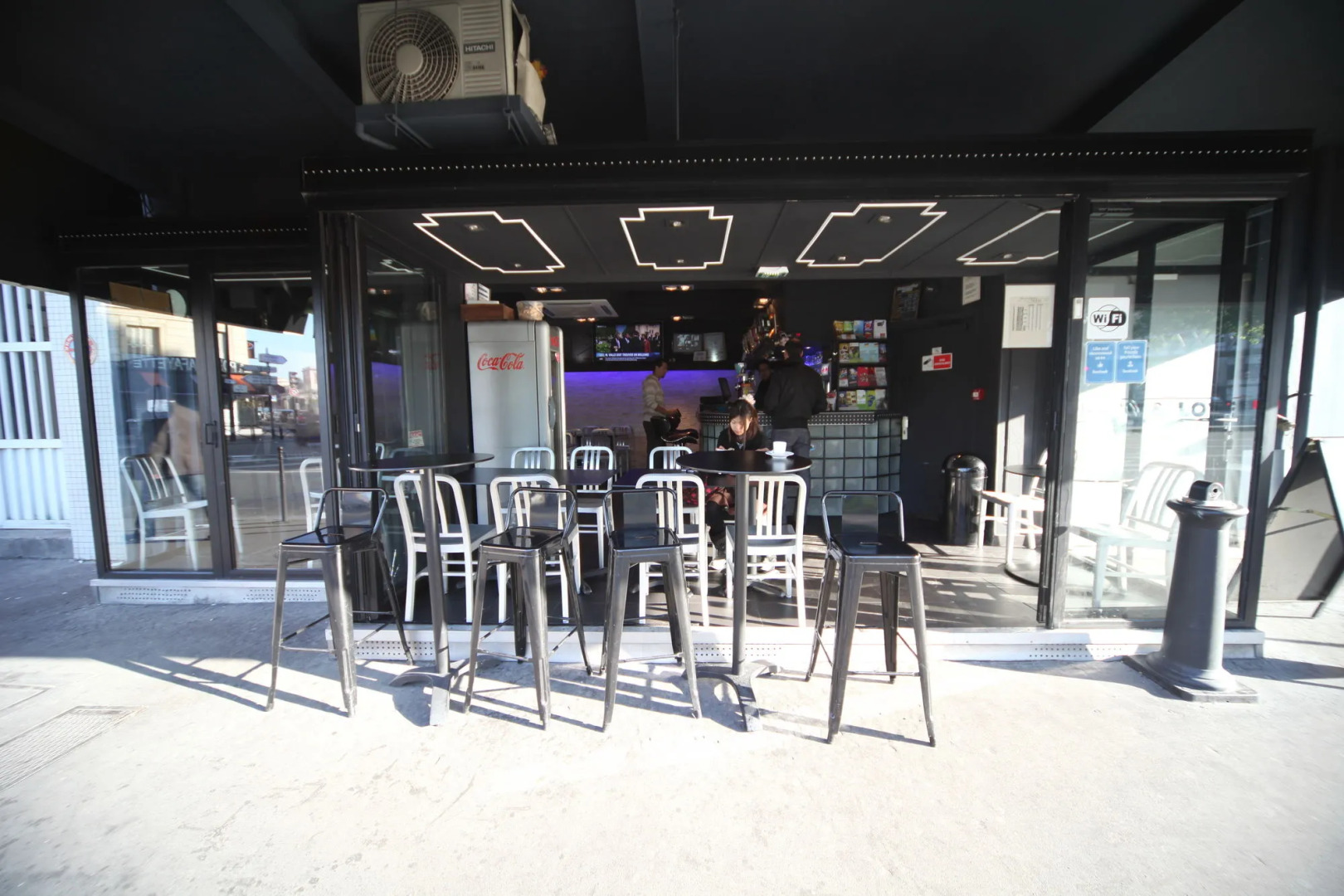 Peace & Love - Hostel