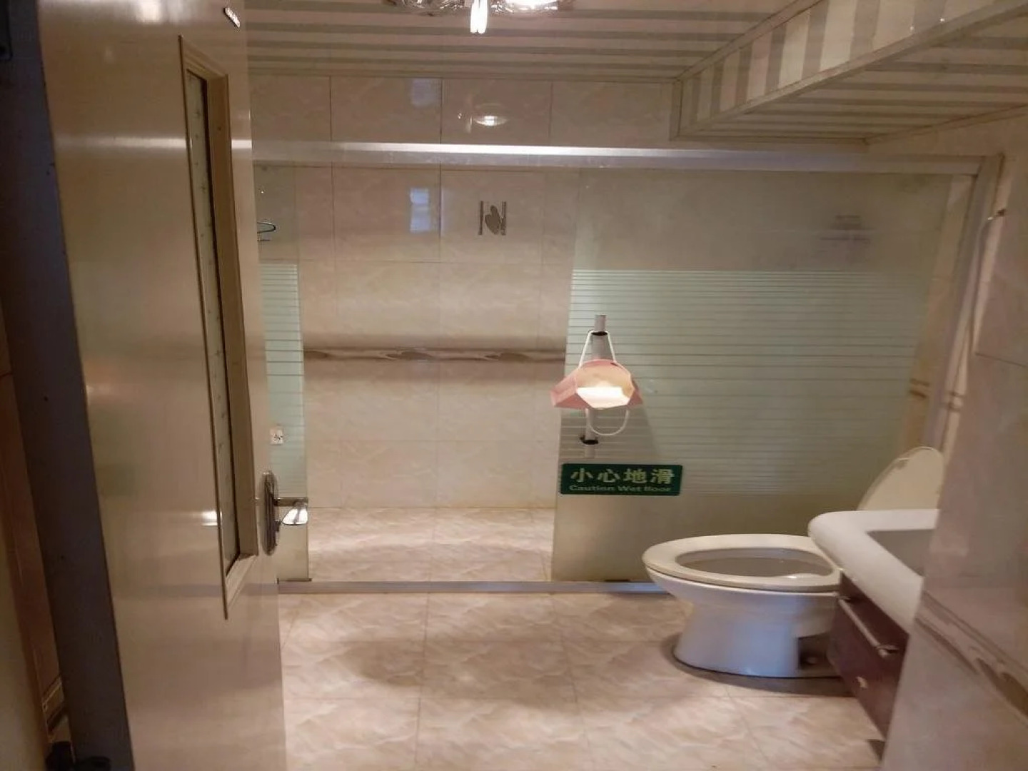 Long Men Zhen Youth Hostel