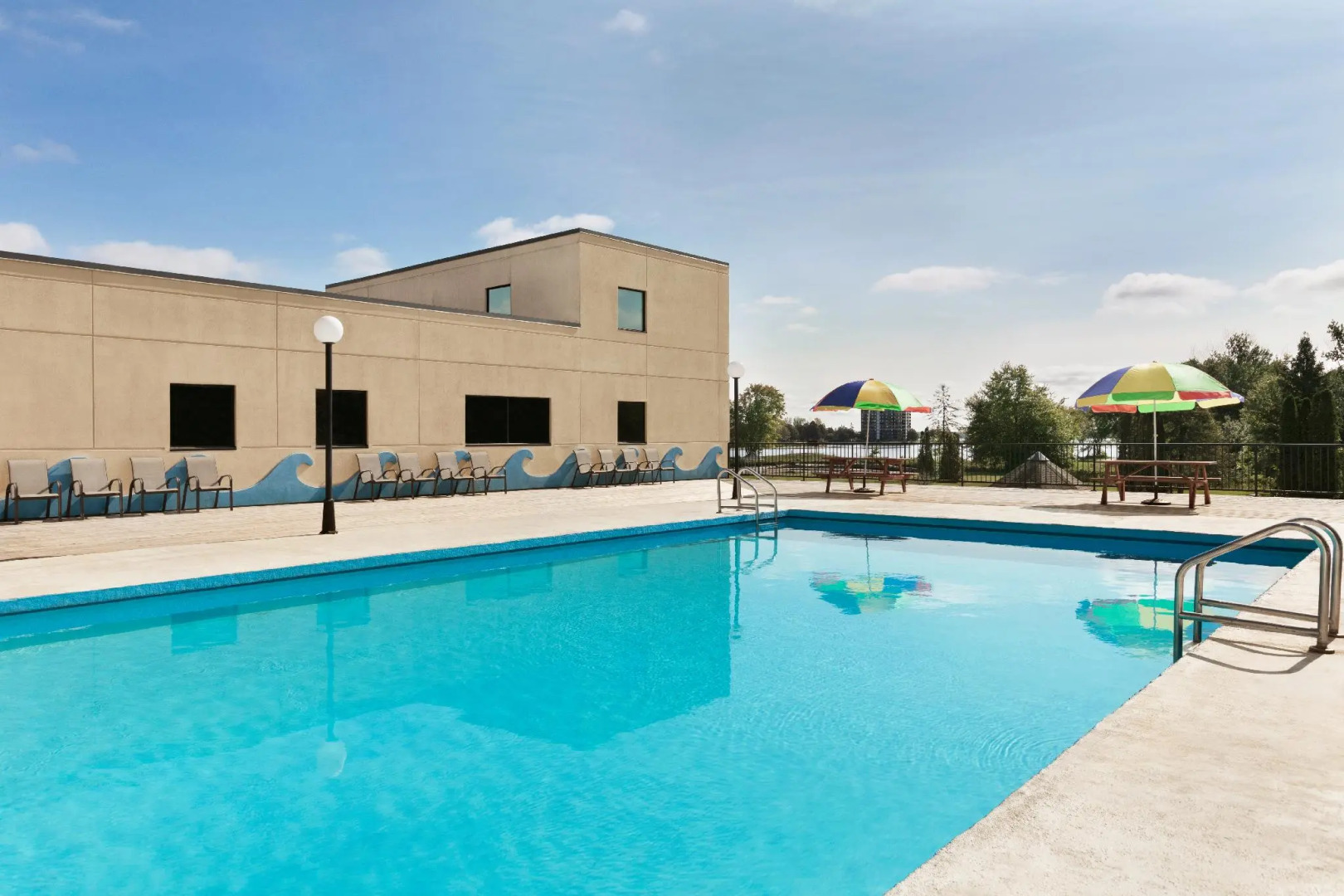 Ramada by Wyndham Belleville Harbourview Conference Centre