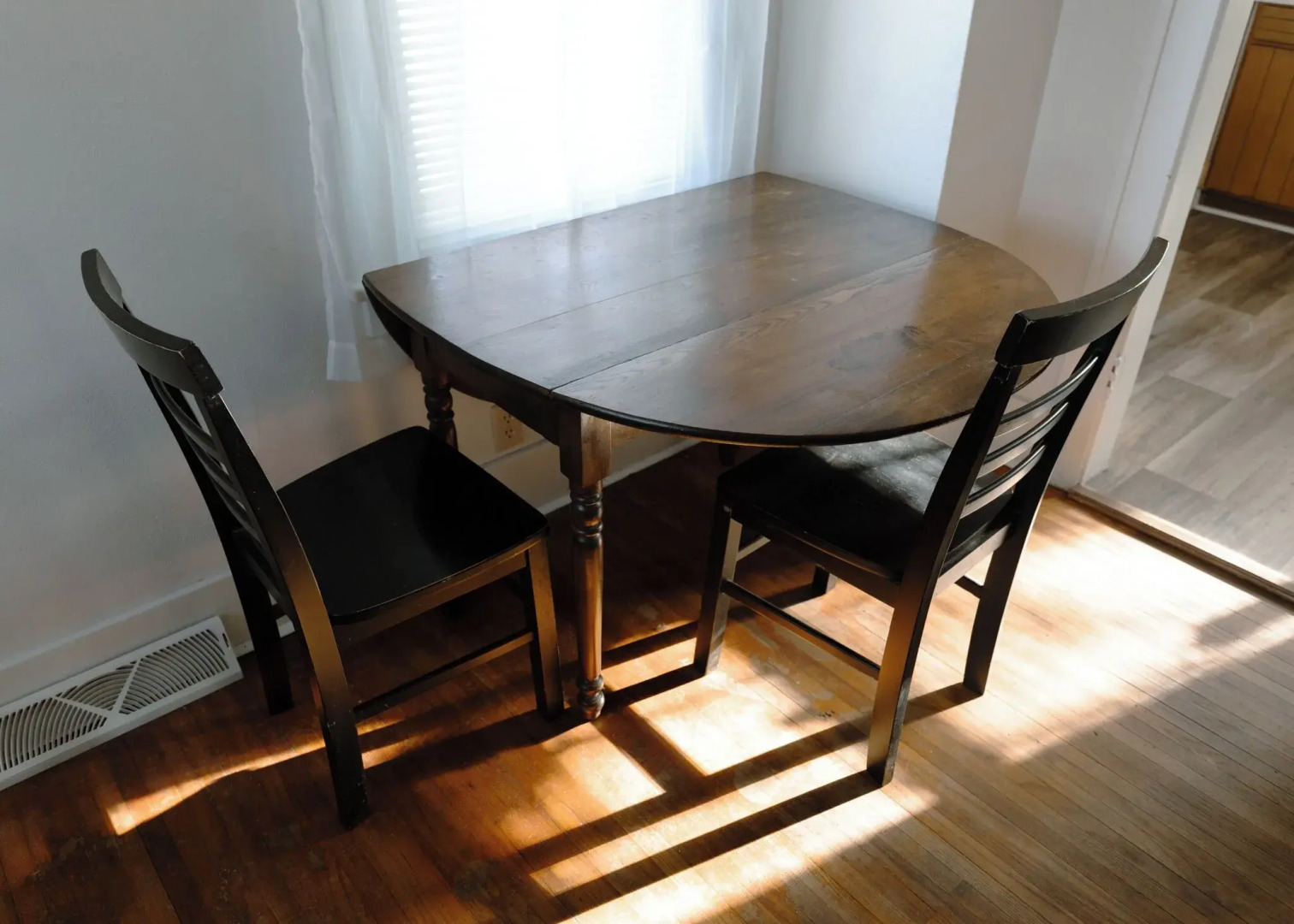 East Side Motel & Cabins