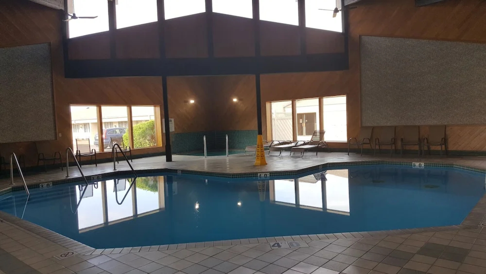 Avalon Hotel And Conference Center