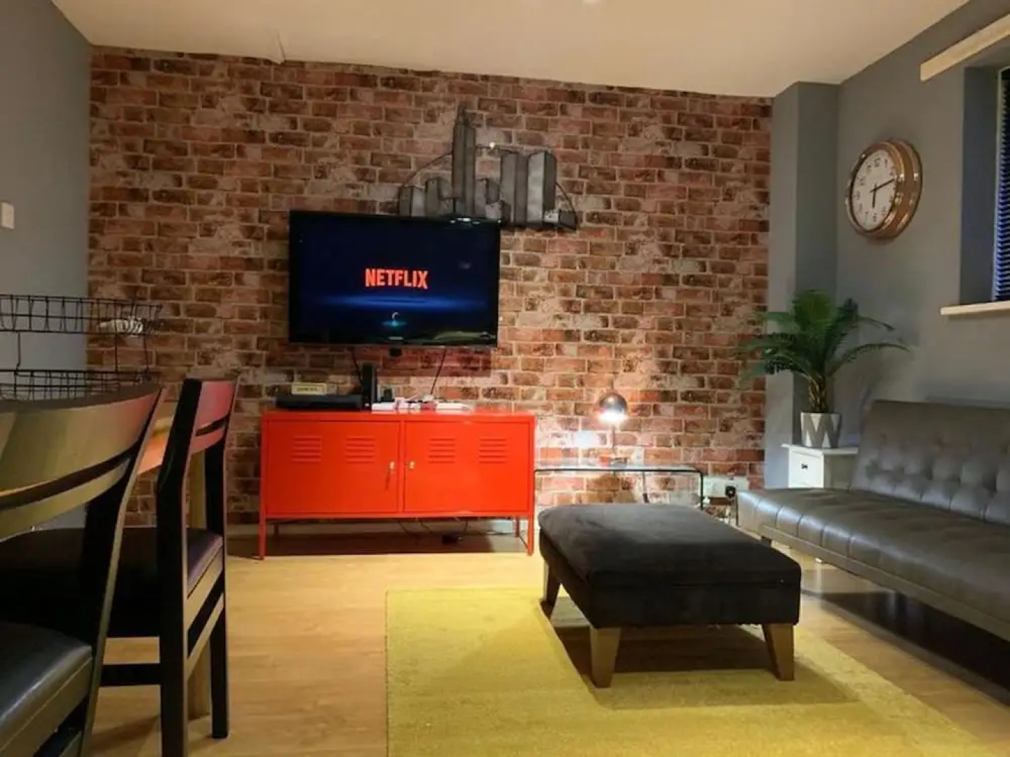 New Cross Mews 4 Bedroom 2 Bathrooms Fast Wifi Parking Sleeps up to 12