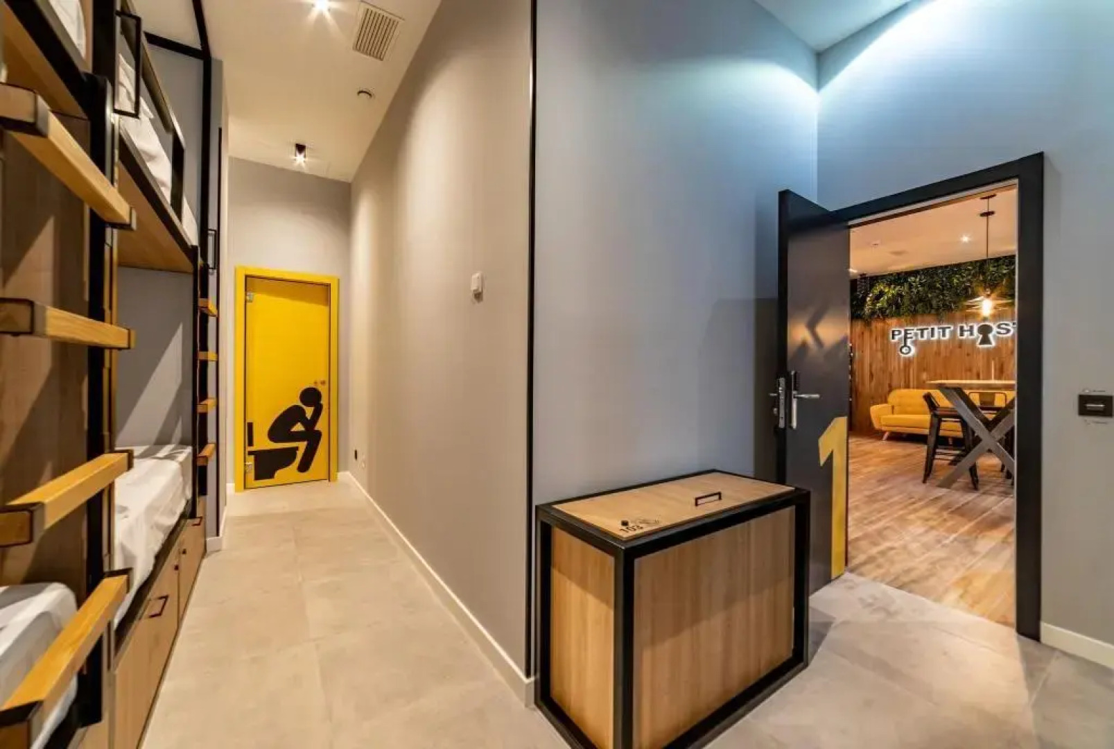 Petit Hostel La Latina - Adults Only