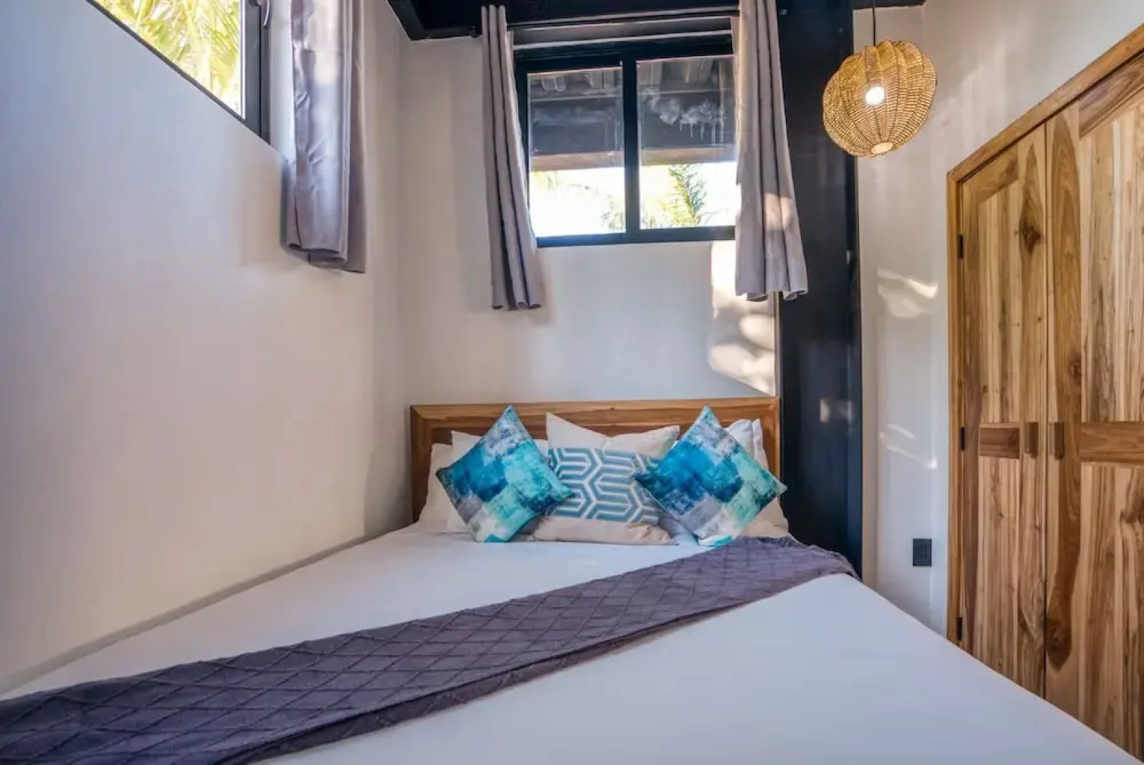 Balam Beach Villa - Modern 4bed Oceanfront w Pool
