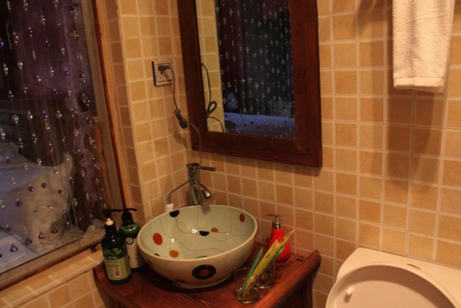 Shangri-la Bird of Paradise Inn