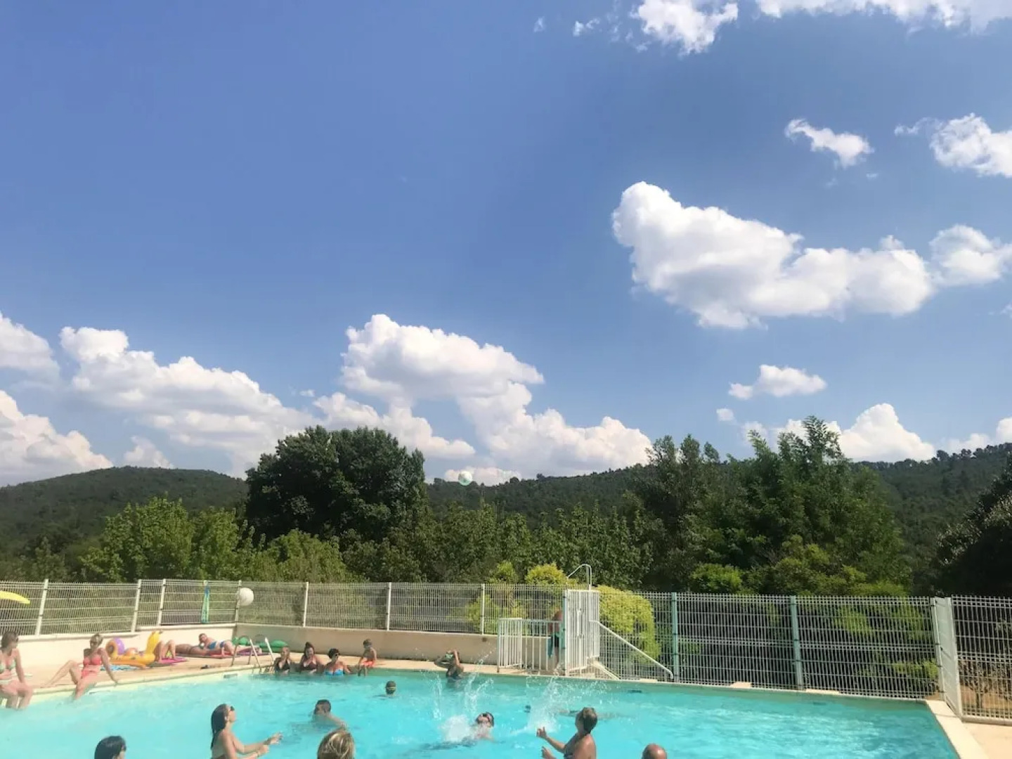 House With one Bedroom in Saint-martin-de-brômes, With Shared Pool and Enclosed Garden