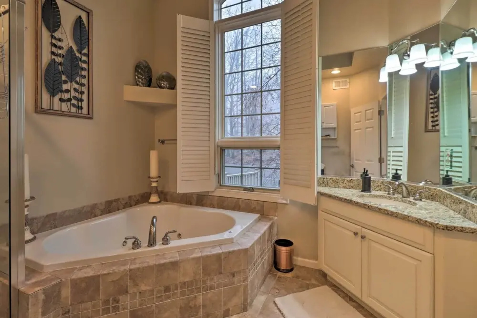 Poconos Townhome - Walk to Big Boulder Lake!