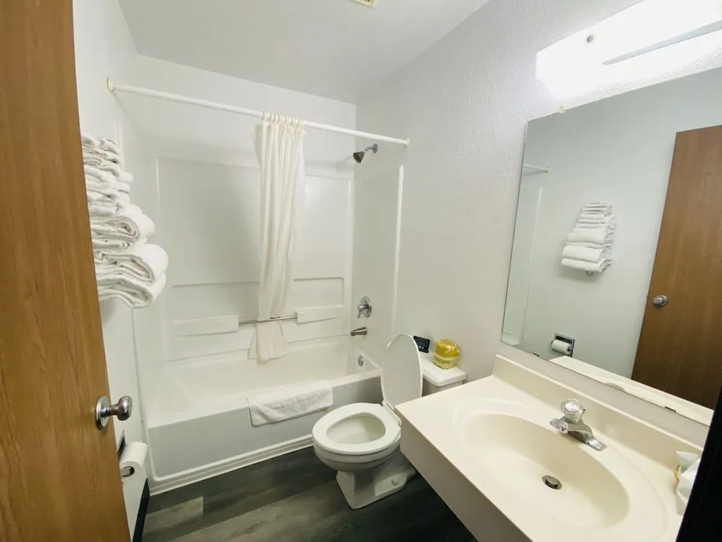 Americas Choice Inn And Suites