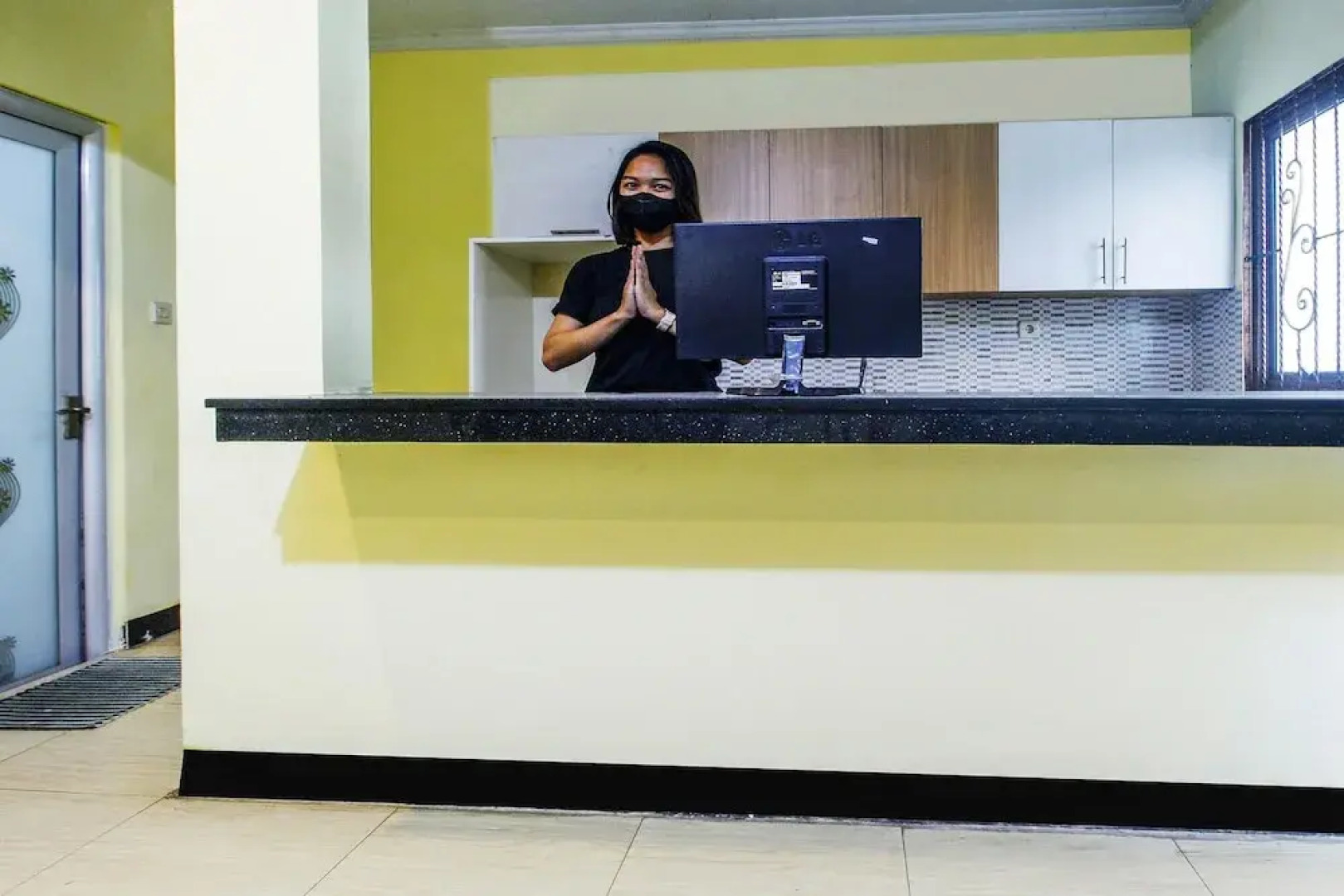 OYO Life 91606 Nadin Guest House Syariah