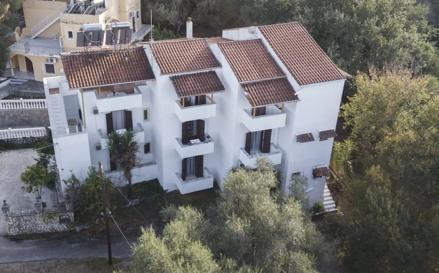 Corfu Room Apartments, in a Very Piecefull and Full of Trees Area