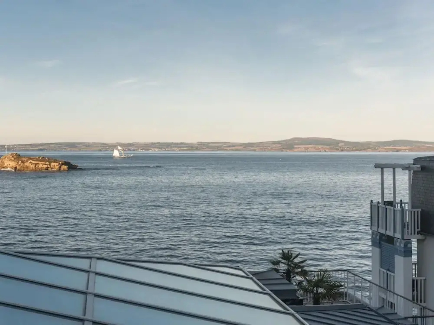 Seafront Apartment Near a Beach