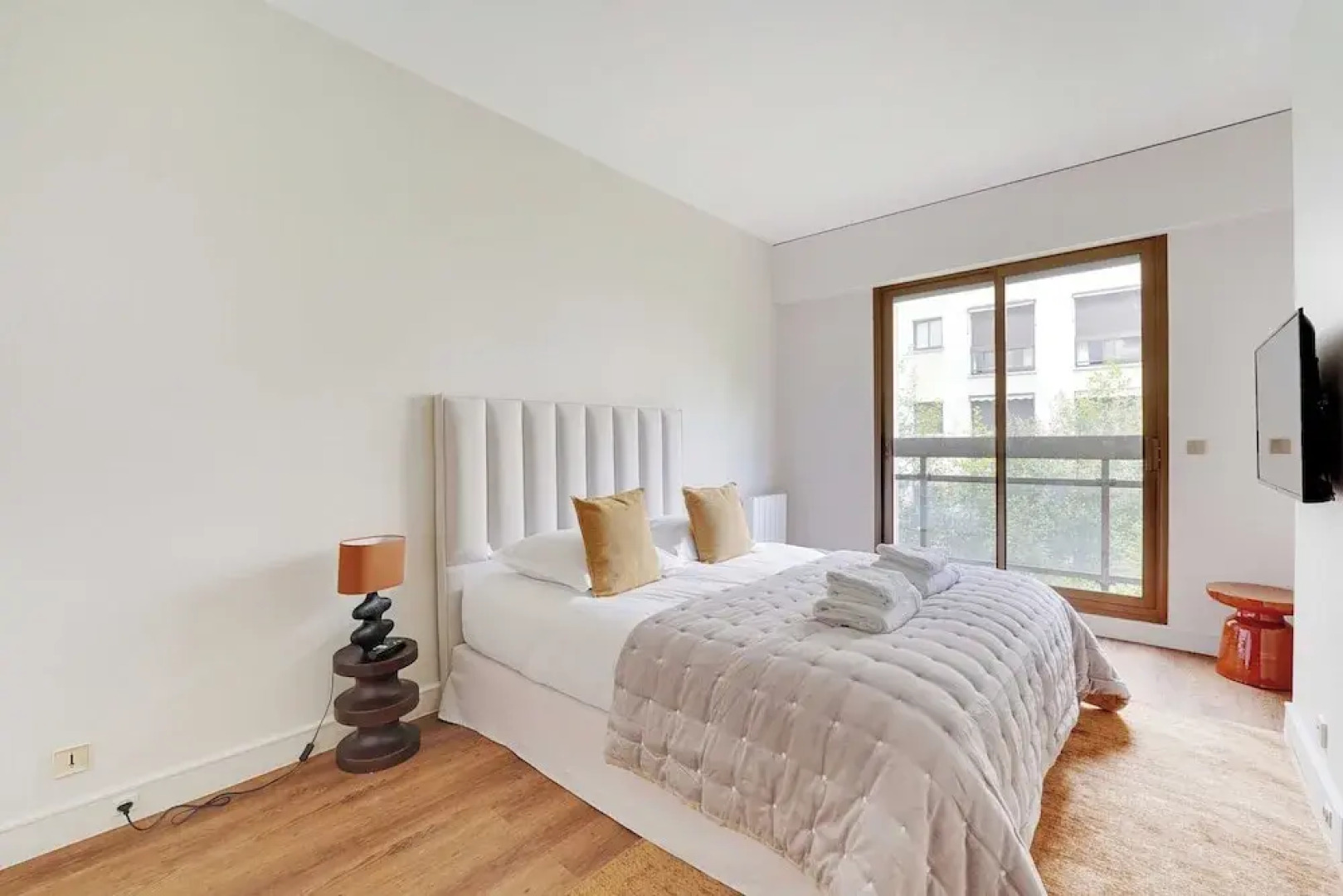 Modern apt With Balcony-2br/6p-neuilly-sur-seine