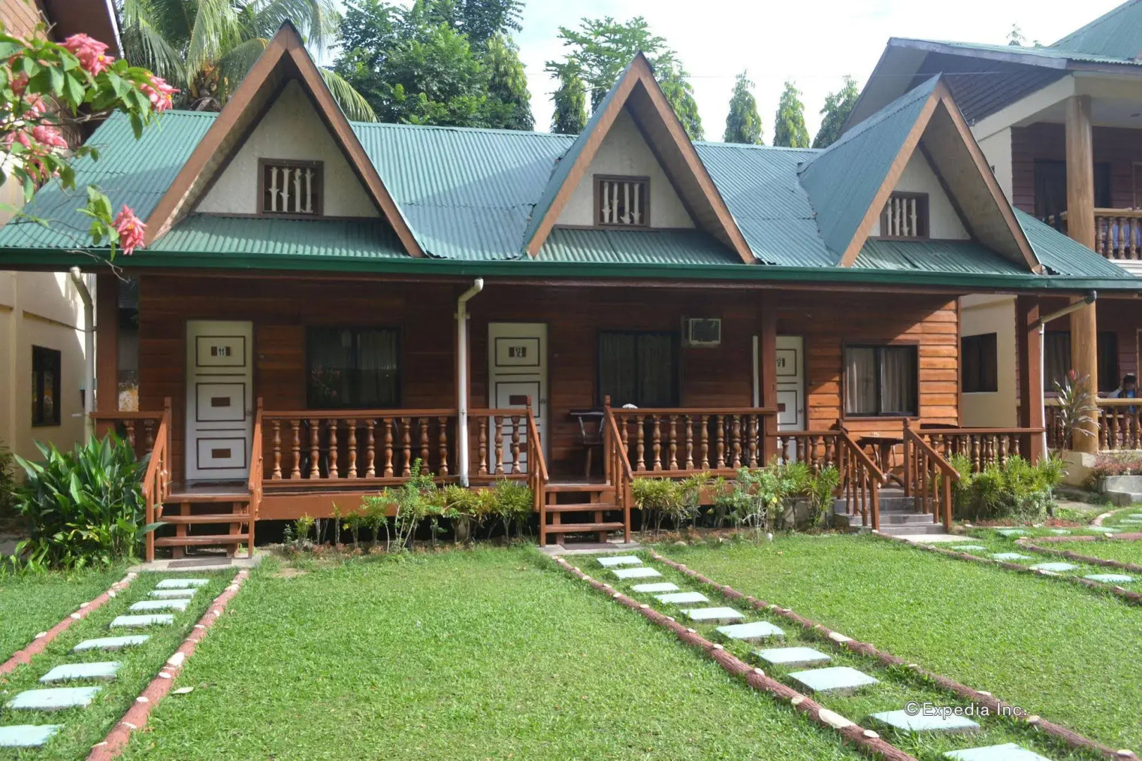 Lally and Abet Beach Cottages