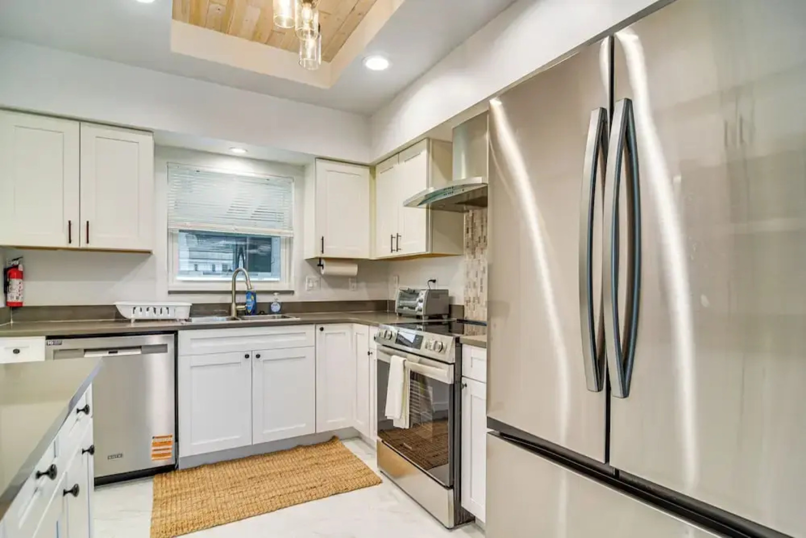 5 Mi to Beach: Tampa Retreat w/ Furnished Lanai!