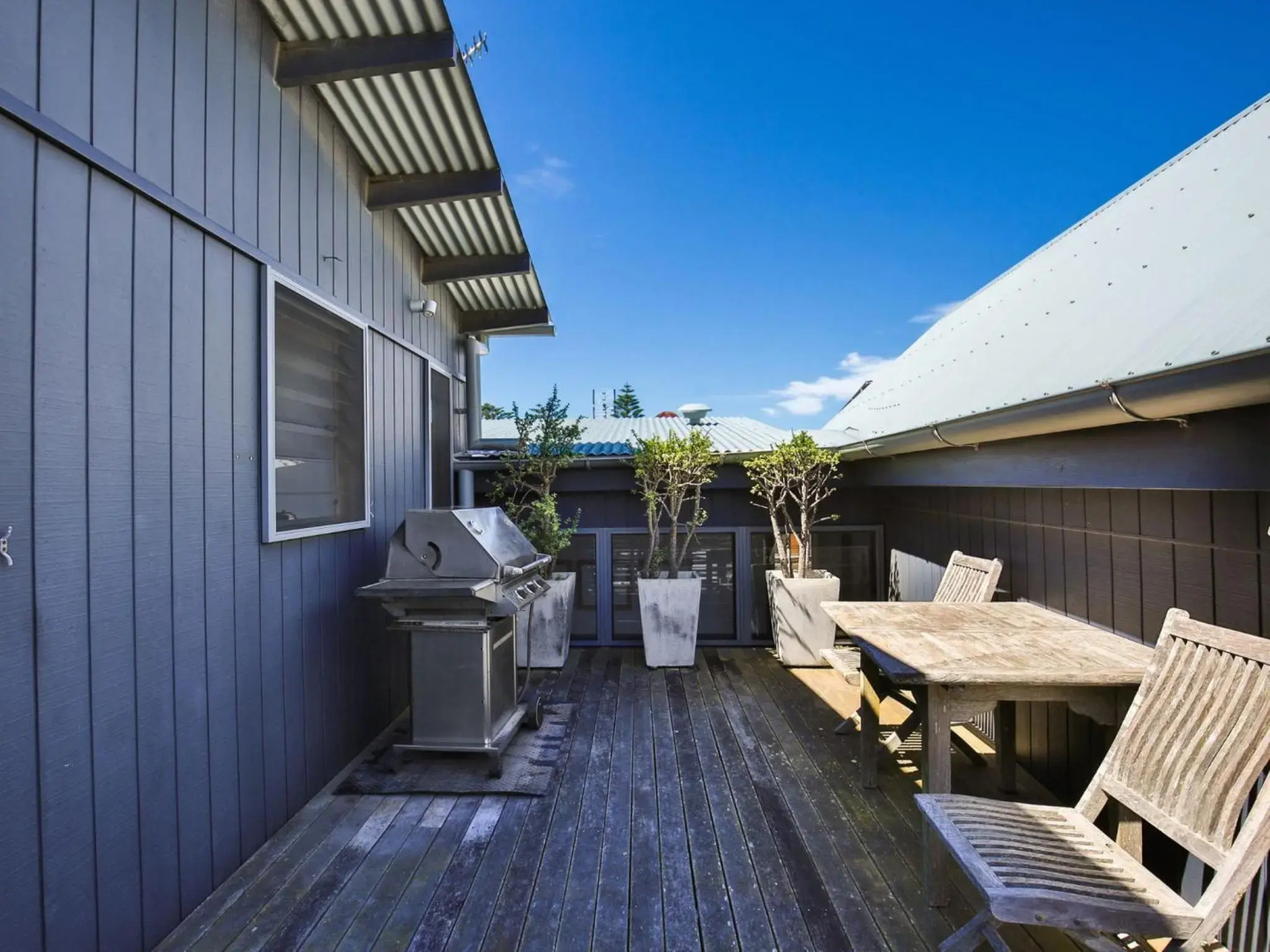 Illaroo I Absolute Waterfront with Spa