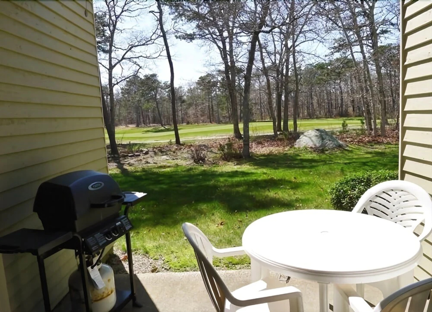 92 Eaton - 2 Bedroom Condo