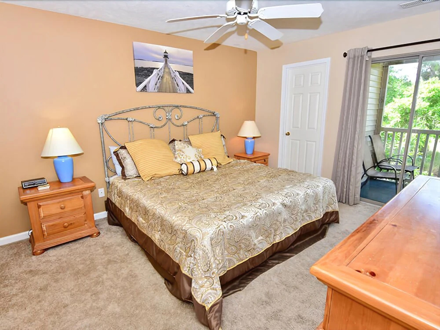 #19h L/O True Blue 2 Bedrooms 2 Bathrooms Condo