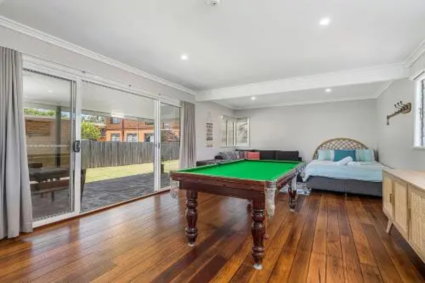 BANYANDAH 557 Ocean Drive NH