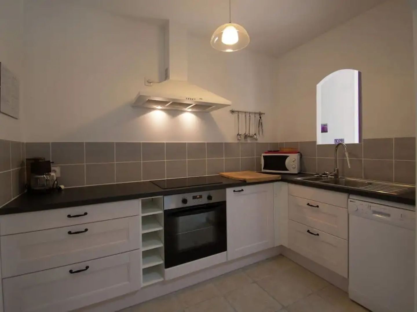 Recently Built Villa With Shared Swimming Pool Near the Village of Piolenc