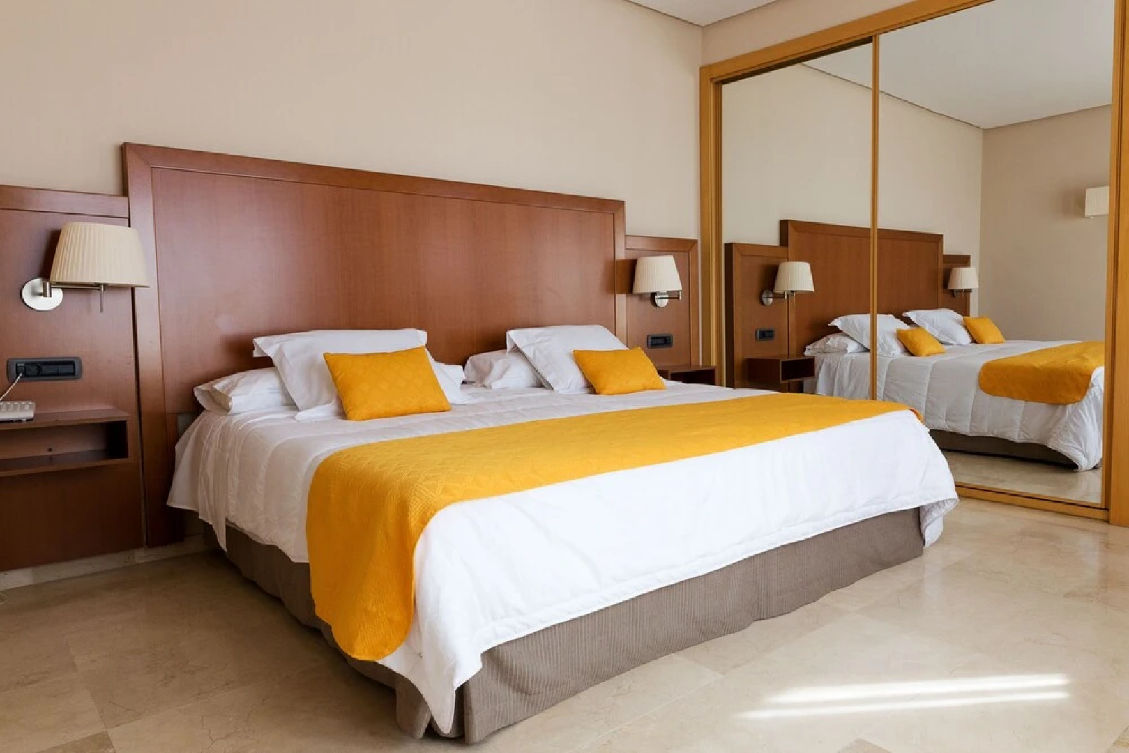 Hotel Puerta De Sahagun