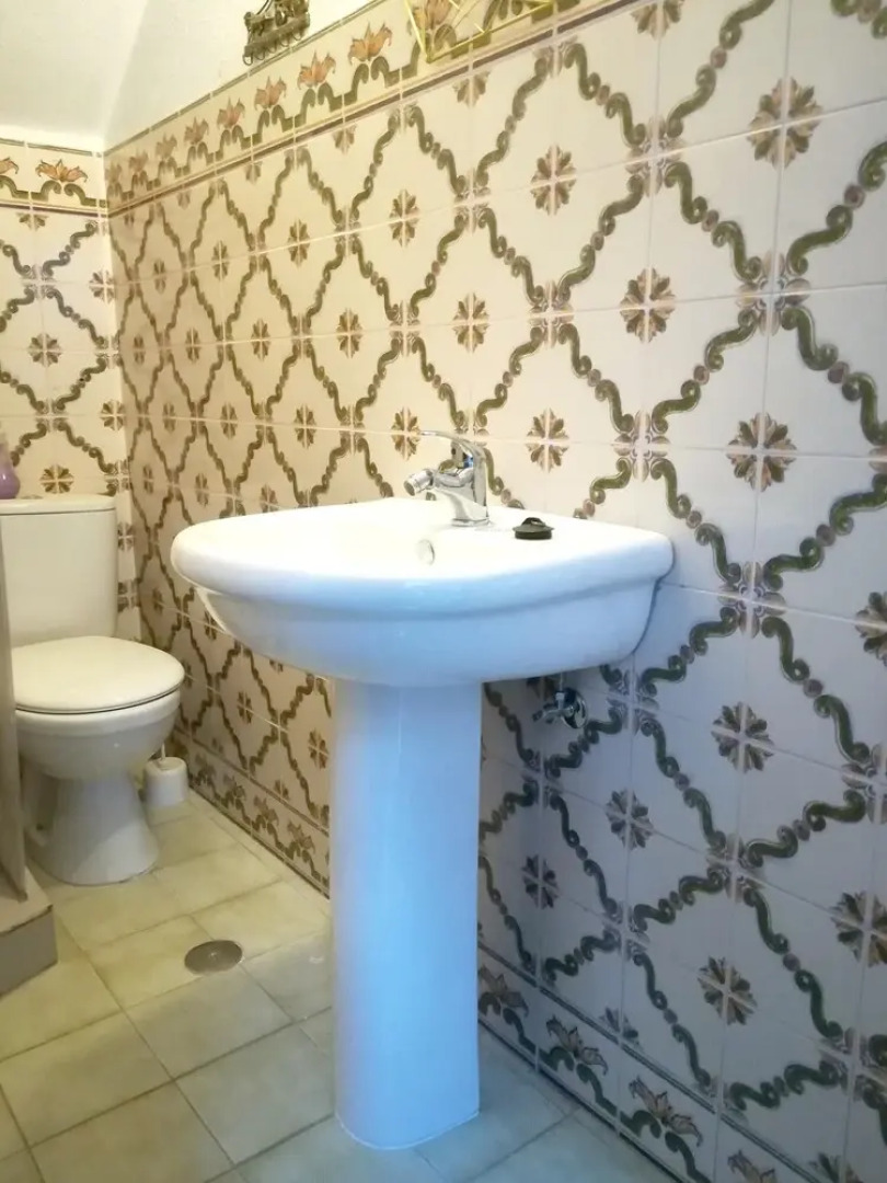 House With one Bedroom in Corroios, With Enclosed Garden and Wifi - 6 km From the Beach