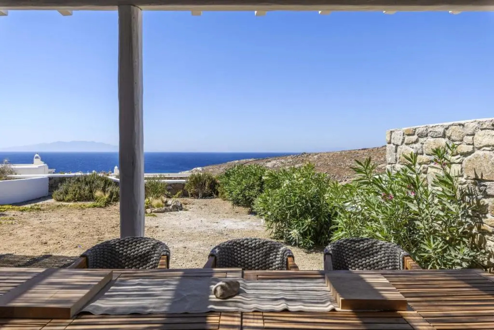 Mesmerising Sea View Lia Residence