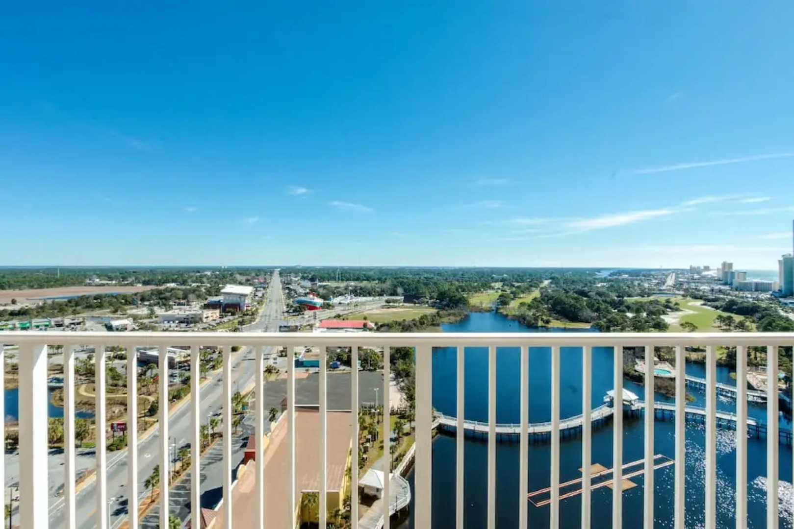 Laketown Wharf Resort by Book That Condo