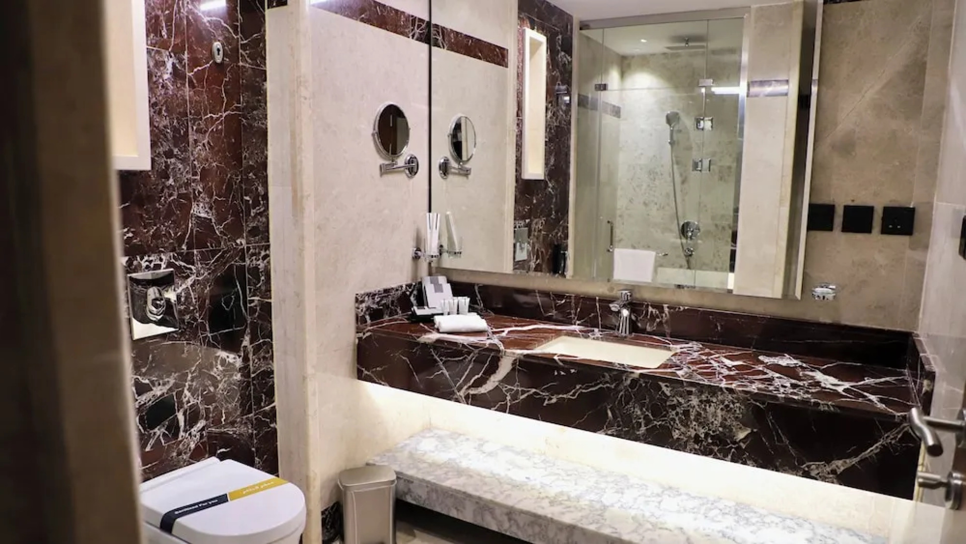 Five seasons Hotel & Spa