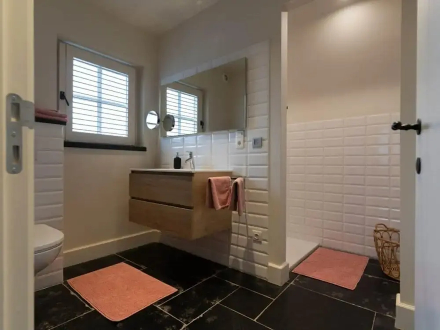 Beautiful Holiday Home in Vlaanderen With Shared Pool