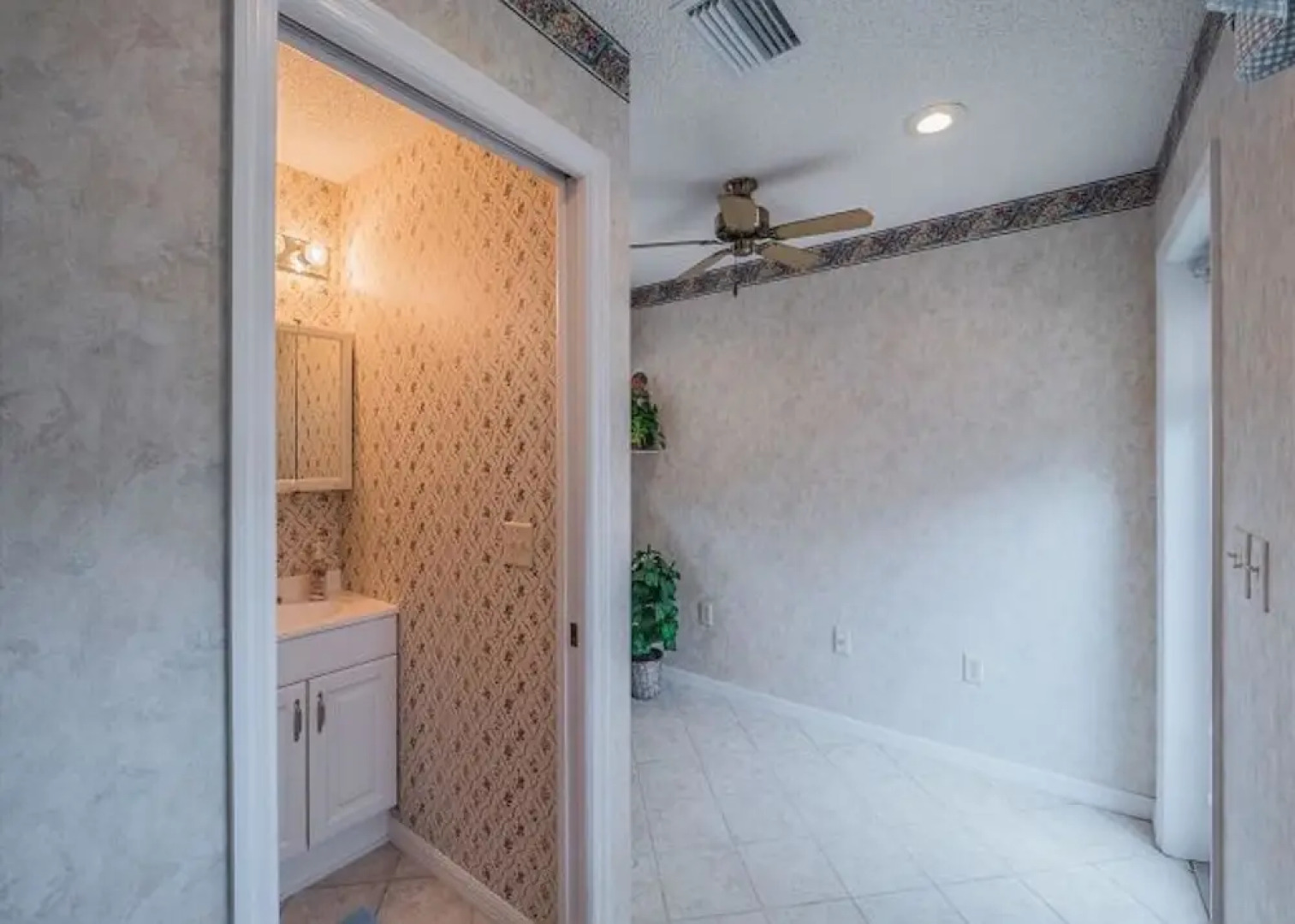 Santa Anna 901 by White Pelican VR