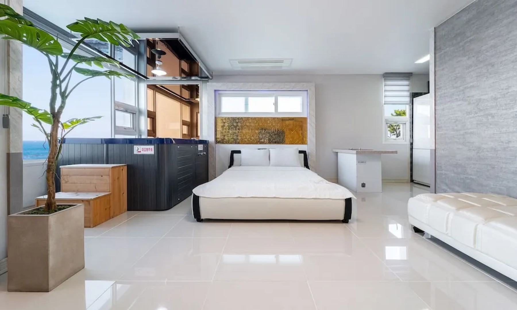 Pinewave Sea & Spa Pension