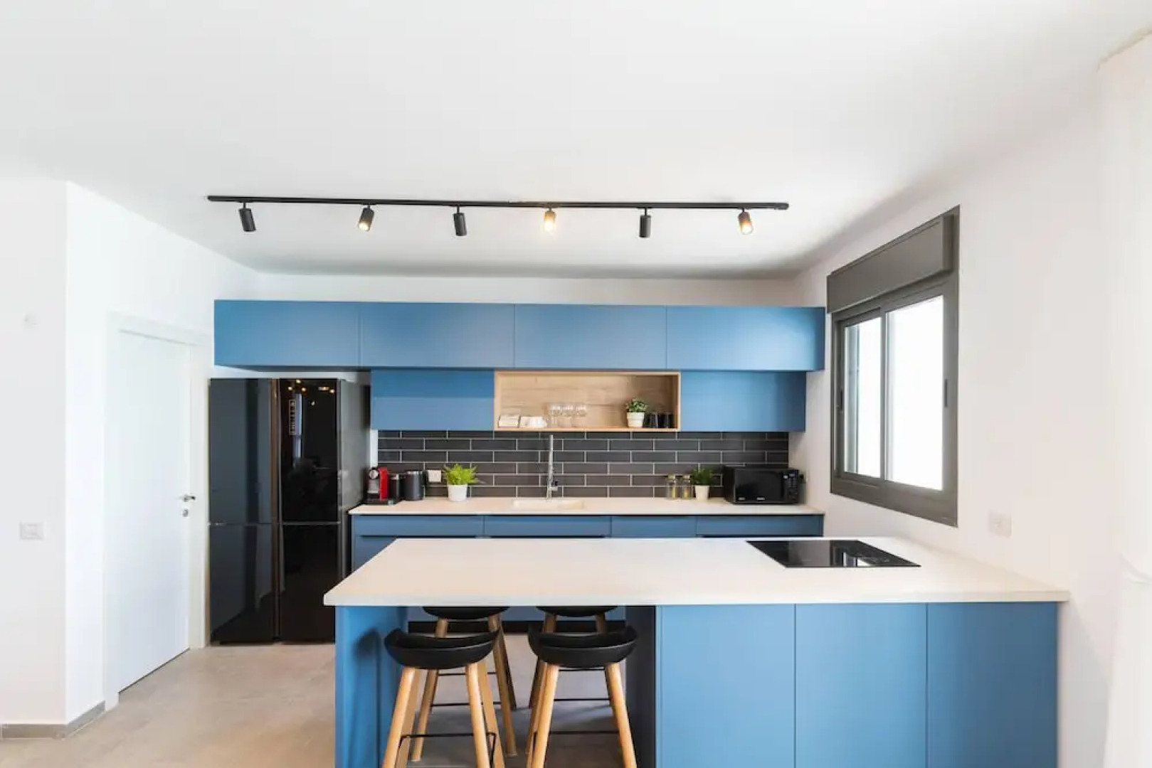 Sunny Haven Sea View Escape by Sea N Rent