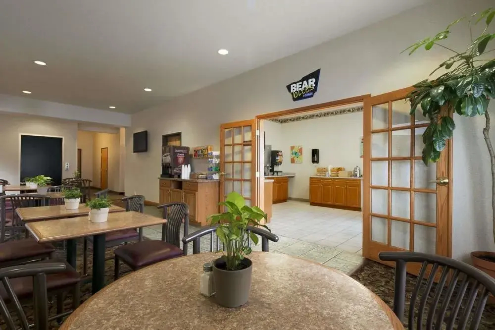 Travelodge and Suites Fargo/Moorhead