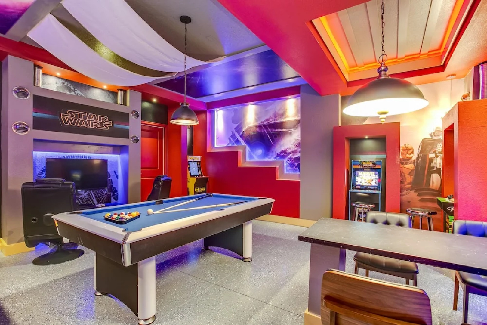 Stunning Villa w/ No Rear Neighbors! Near Disney
