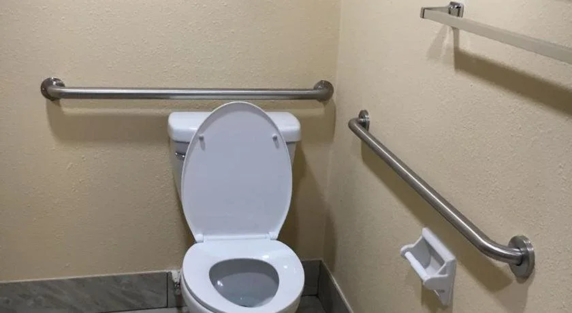 Nassau Holiday Motel