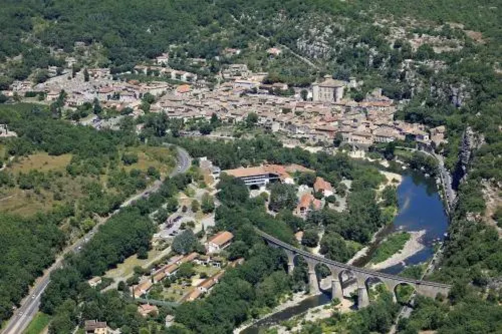 Domaine de Saint Cerice  en Ardèche Sud