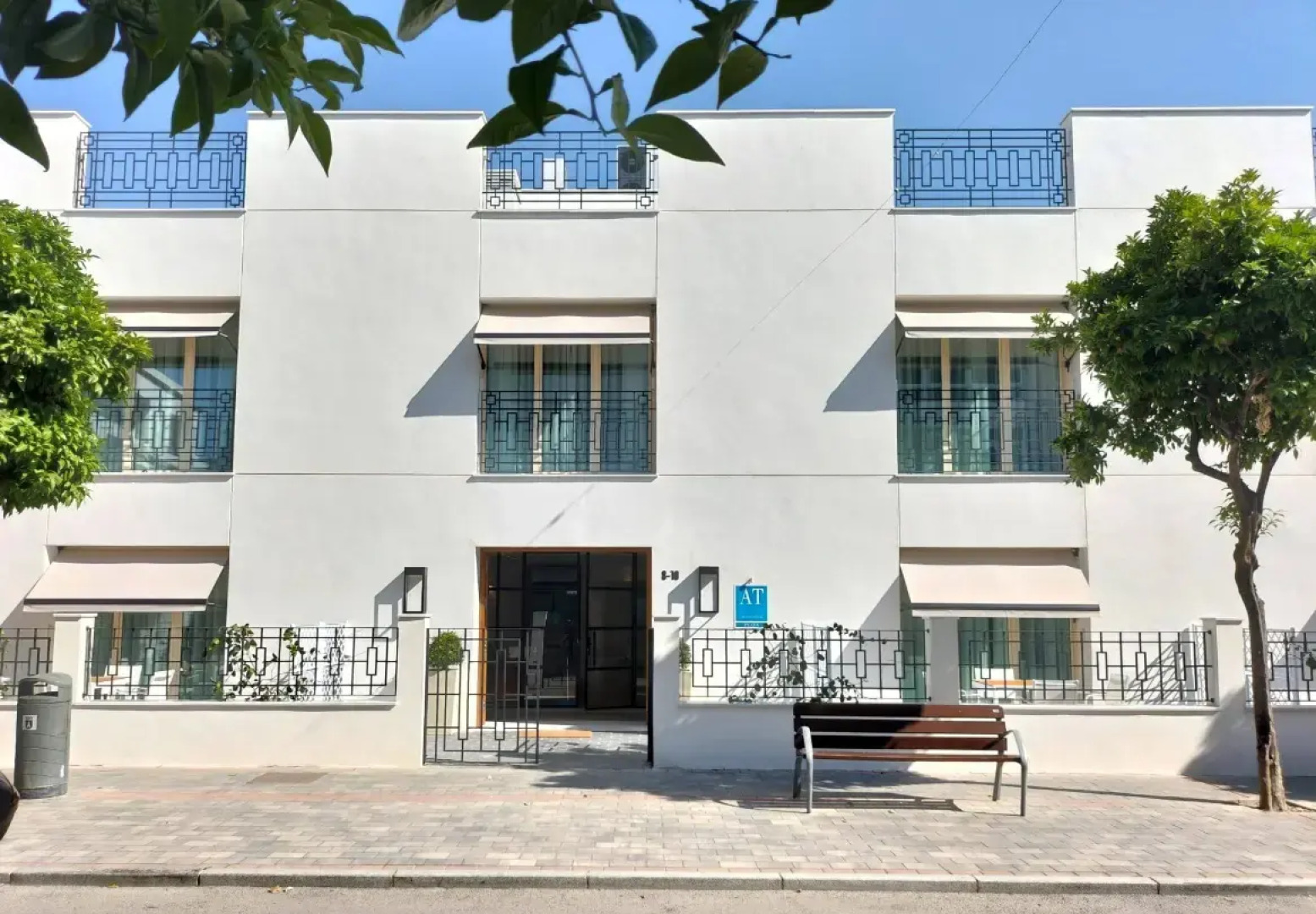 Apartamentos Turísticos La Plaza