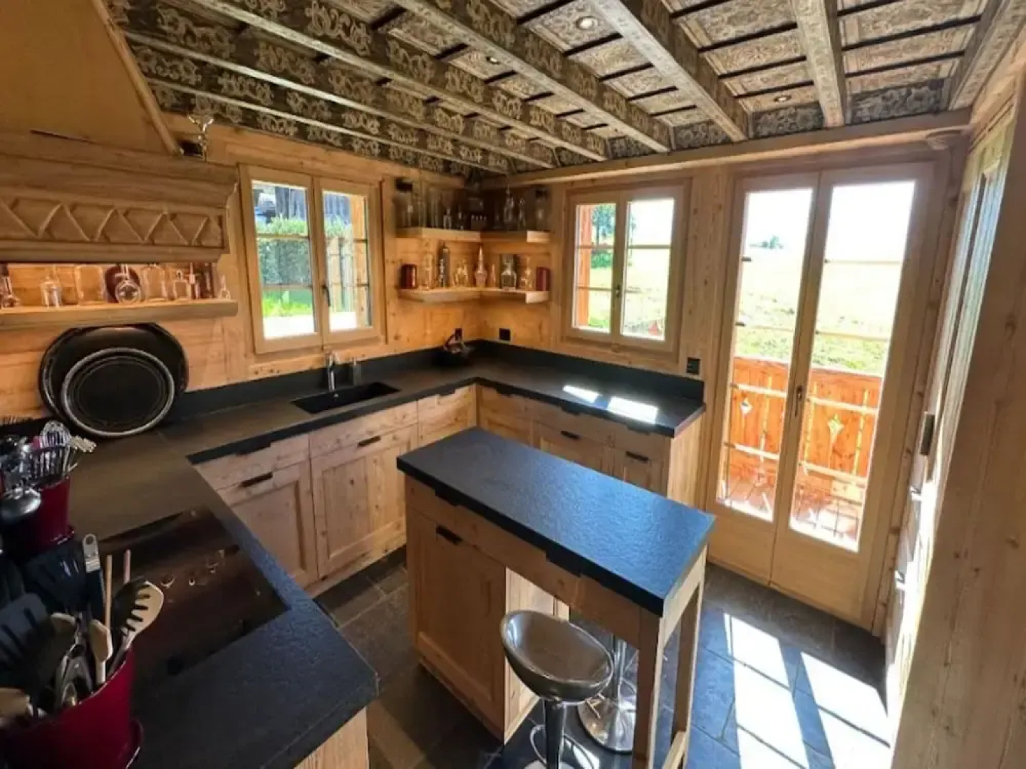 Cosy Chalet With Balcony/terrace