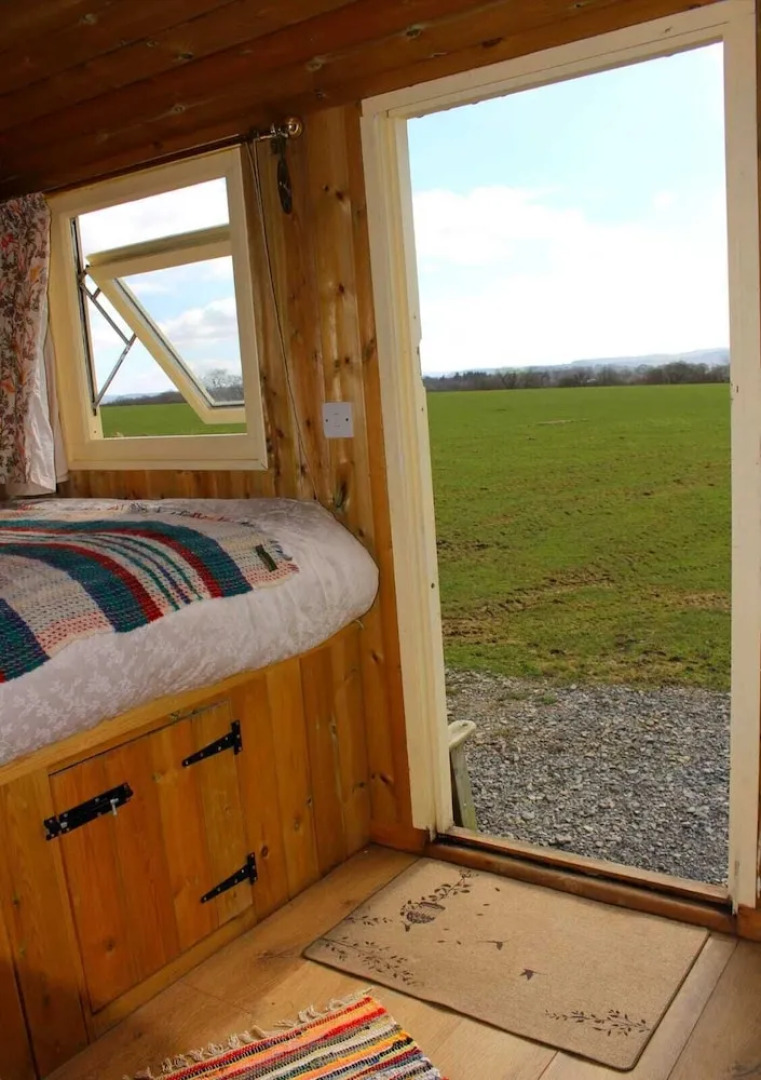 The Shearer's Hut, Sleeps 2, Wood Burner, Fire Pit