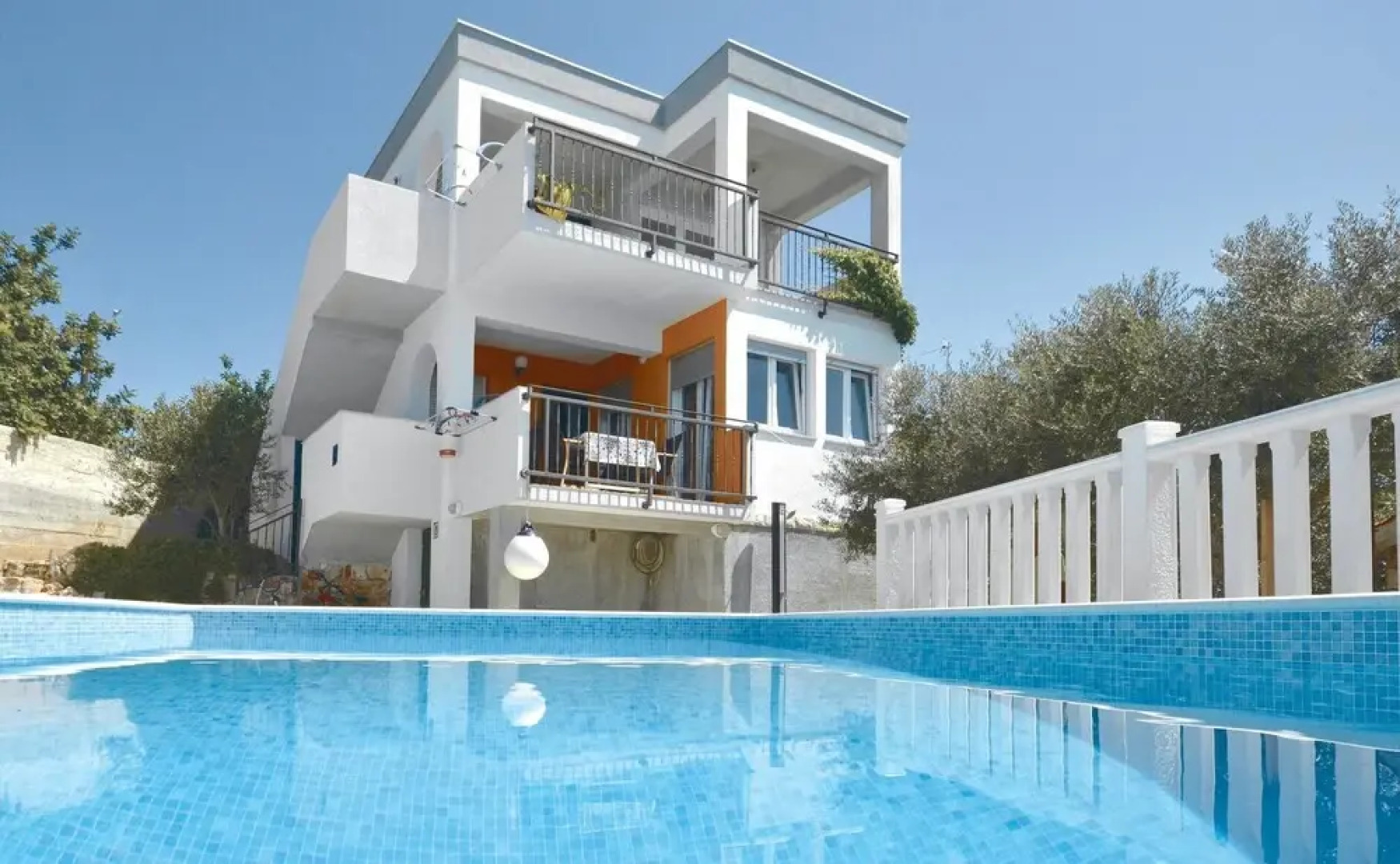 Beautiful Apartment in Drvenik Mali With 4 Bedrooms, Sauna and Outdoor Swimming Pool