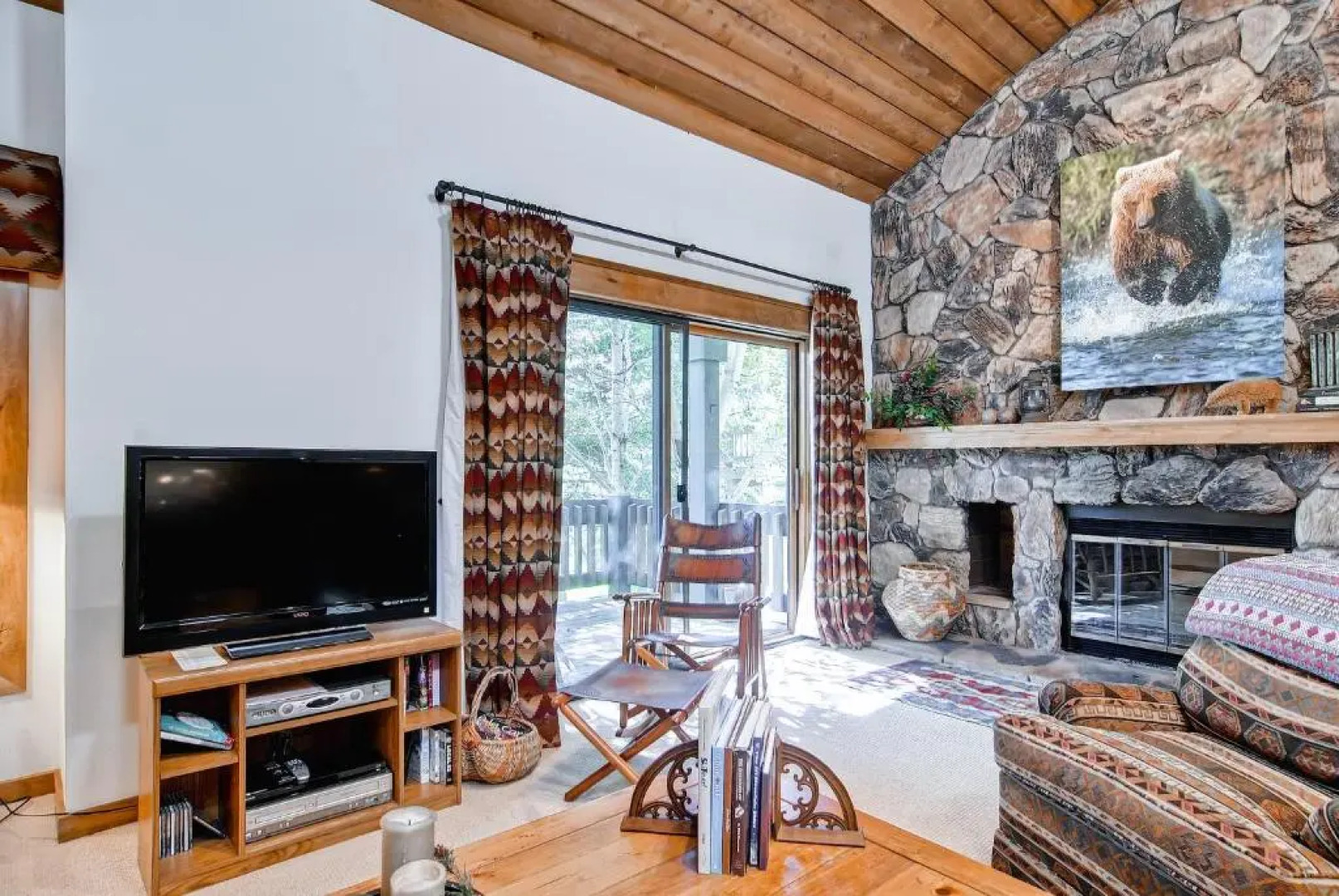 Ridgepoint Townhomes by East West Hospitality