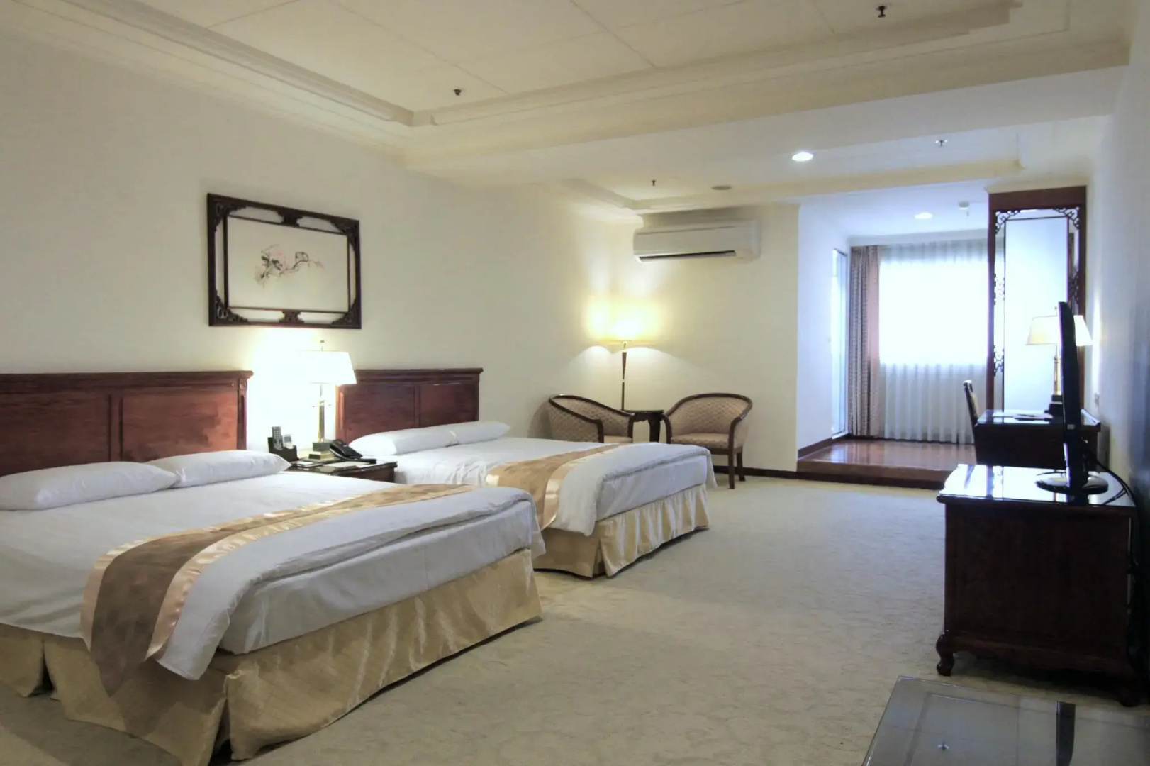 King's Paradise Hotel