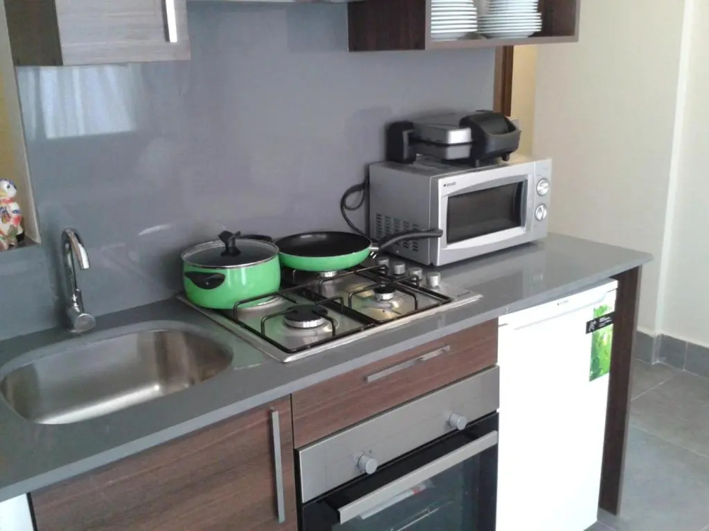 Lighthouse Nadia Aparts