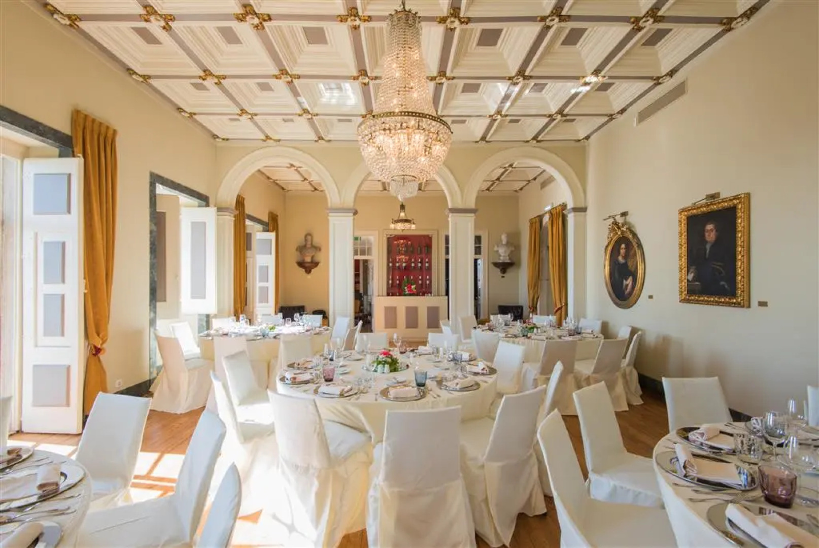 Отель Vila Gale Collection Palacio dos Arcos