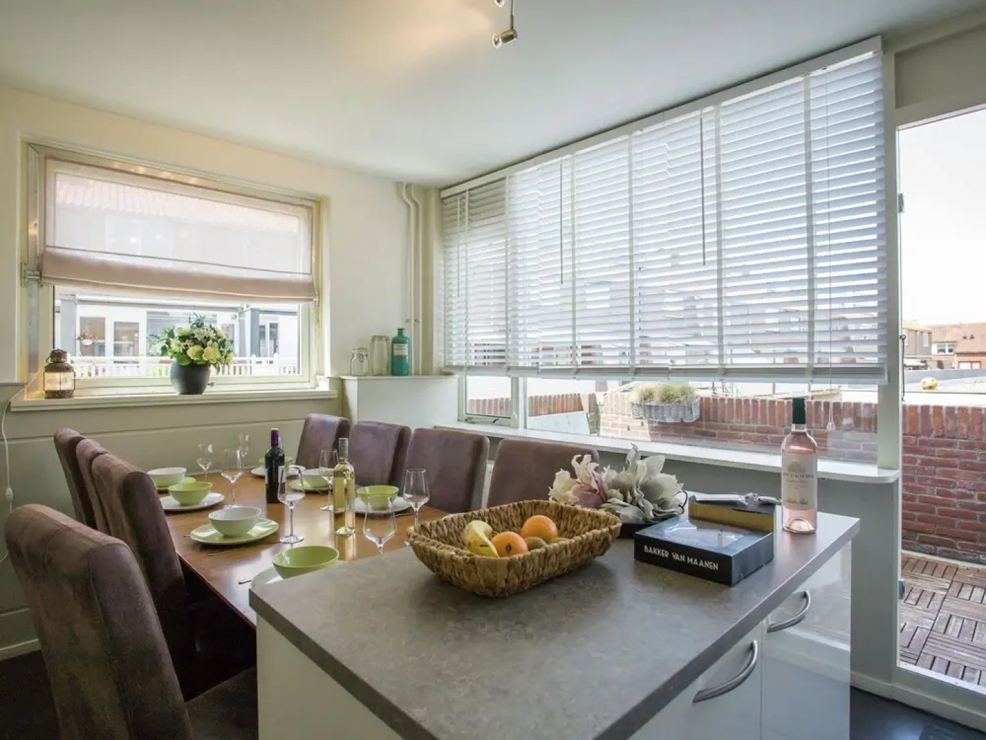 Spacious and Comfortable Holiday Home in Modernised Drive-in House
